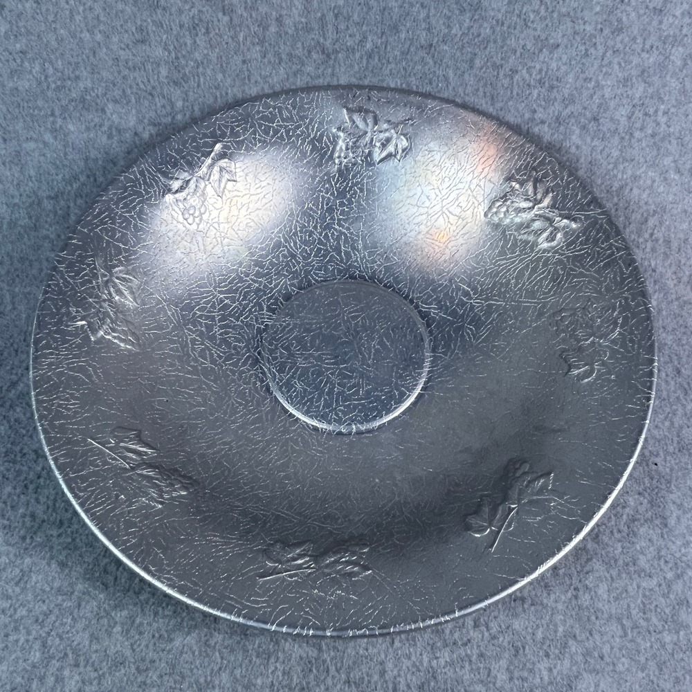 Aluminum Serving Bowl 14 in Embossed Grapes Leaves Hammered Finish Mid Century‎